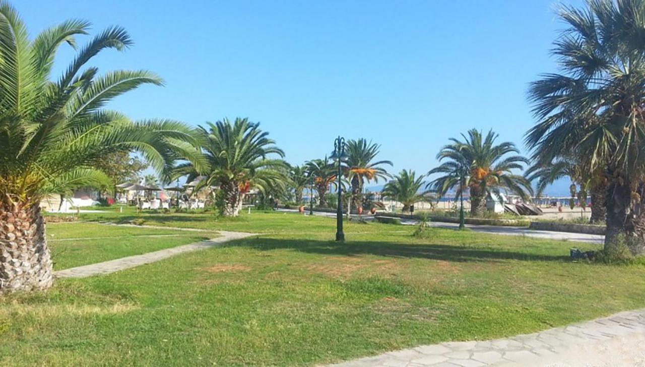 Seaside Villa Nea Poteidaia Buitenkant foto